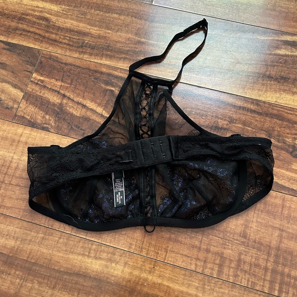 Set of two Victoria’s Secret lace bralettes - Picture 9 of 9